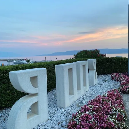 Ferienapartment In Strandnaehe, Mit Balkon Und Meerblick *